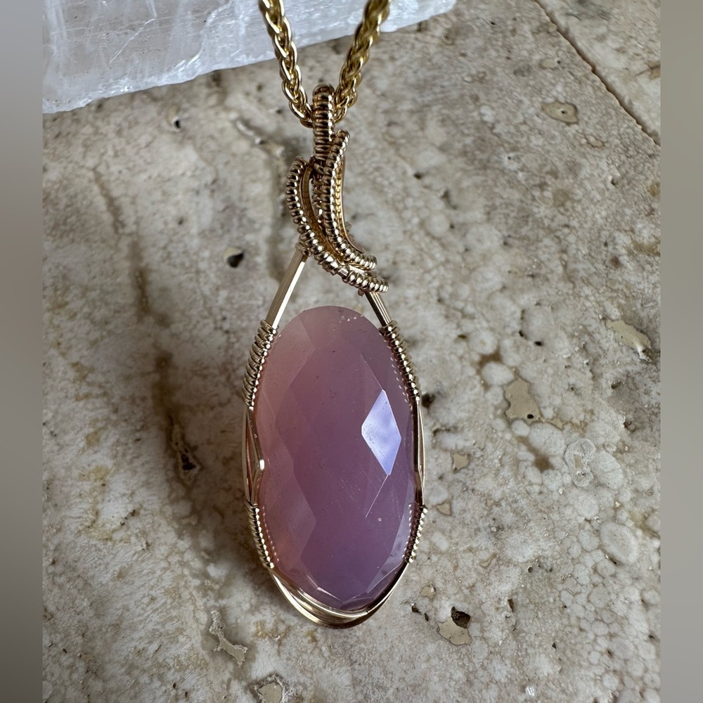 14k Gold Filled Mauve Chalcedony Necklace 18” chain